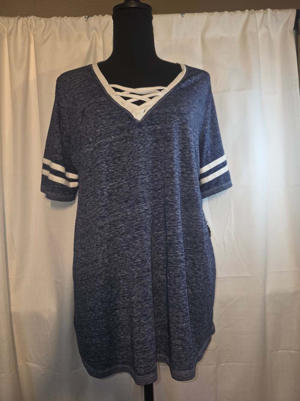 SO Sporty Tee Lace-Up V-Neck V Blue T-Shirt Size XL